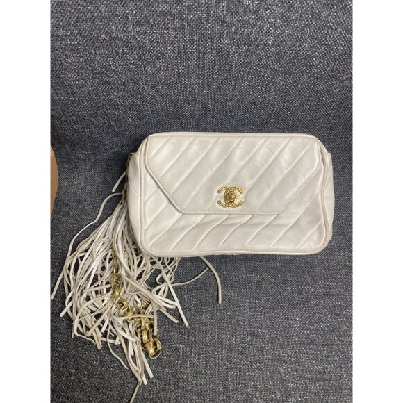 Chanel: RARE 1994 White Envelope Camera Vintage Chanel Quilted Lambskin Leather - Picture 2 of 16